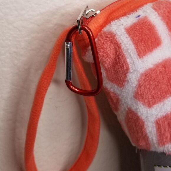 SILVER One Travel Blanket‎ And Pillow Set Orange White Geometric Pattern NWT - Picture 3 of 4